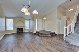 324 Redondo St in Henderson, NV - Building Photo - Building Photo