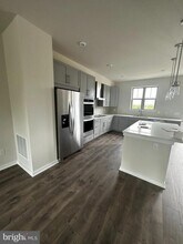 13805 Tayberry Way in Herndon, VA - Building Photo - Building Photo