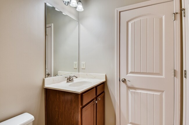 property at 1941 Ridgemont Ln