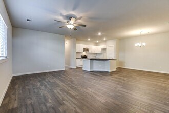 649 Blackland Dr in Venus, TX - Building Photo - Building Photo