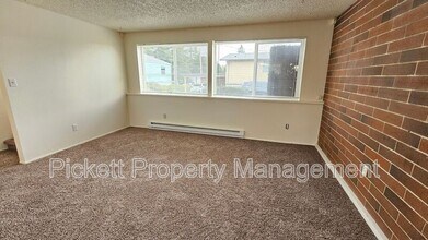 1621 Trenton Ave in Bremerton, WA - Building Photo - Building Photo