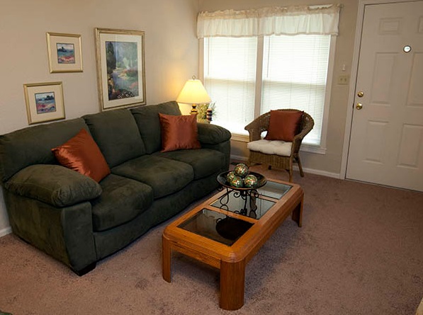 Parklane Apartments in Wichita, KS - Building Photo - Interior Photo