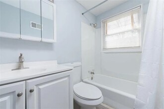 724 N Noland Rd, Unit 724 A in Independence, MO - Building Photo - Building Photo