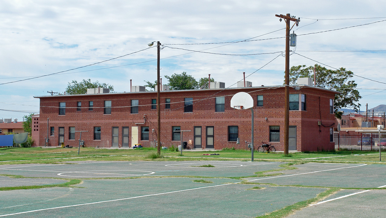 2021 Cypress Ave in El Paso, TX - Building Photo