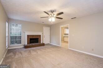 430 Standing Rock Dr in Atlanta, GA - Building Photo - Building Photo