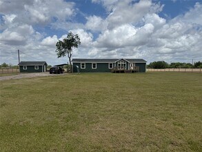 1841 County Rd 382 in Rosharon, TX - Building Photo - Building Photo