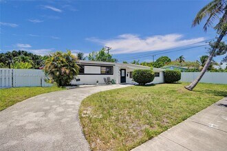 9910 Bahama Dr in Cutler Bay, FL - Building Photo - Building Photo