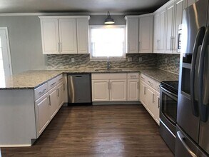 4907 11th St in Lubbock, TX - Building Photo - Building Photo