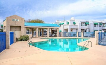 7953 E Colette Cir in Tucson, AZ - Foto de edificio - Building Photo