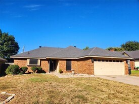 6210 Lotus Dr in Arlington, TX - Building Photo