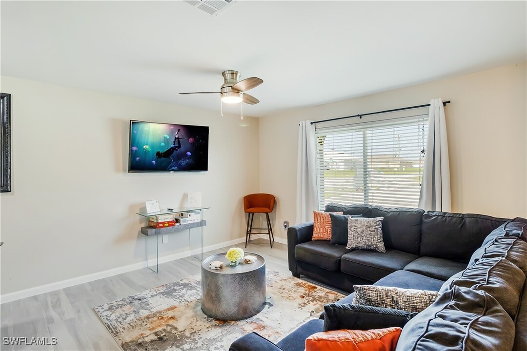 4345 Skyline Blvd in Cape Coral, FL - Building Photo