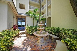275 NW Flagler Ave, Unit 204 in Stuart, FL - Building Photo - Building Photo