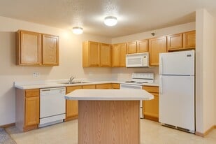 Meadows Edge Apartments in Detroit Lakes, MN - Building Photo