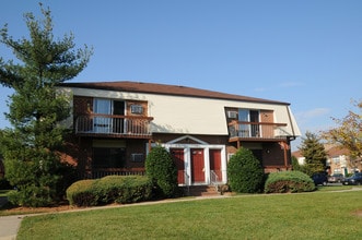 North Brunswick Manor in North Brunswick, NJ - Foto de edificio - Building Photo