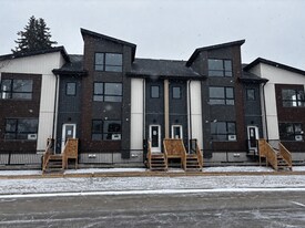 14405 127 St in Edmonton, AB - Building Photo