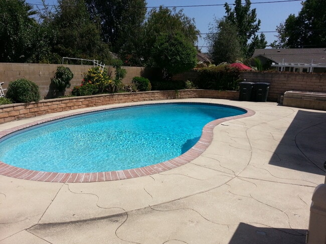 1342 E Maple Ave in Orange, CA - Building Photo - Building Photo