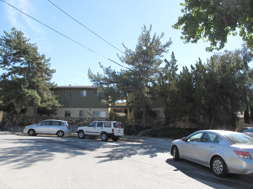 10446 Kailua Ln in Tujunga, CA - Building Photo