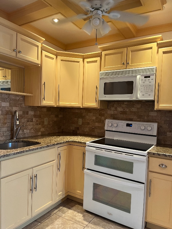 2163 Jeffcott St in Ft. Myers, FL - Building Photo - Building Photo