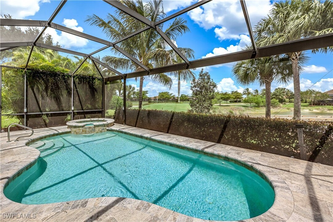 28525 Longford Ct in Bonita Springs, FL - Foto de edificio