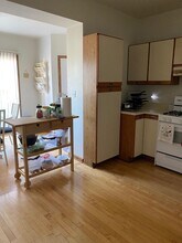 2340 W Montana St in Chicago, IL - Building Photo - Building Photo