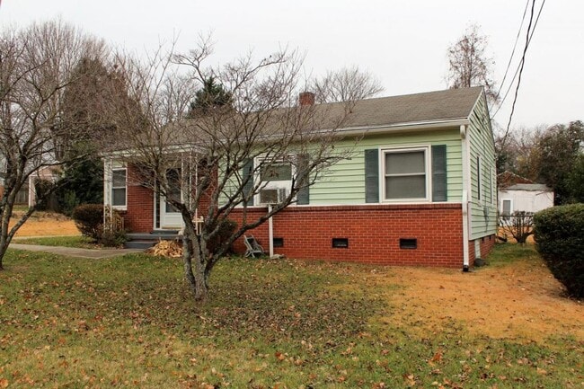 property at 911 Denny St