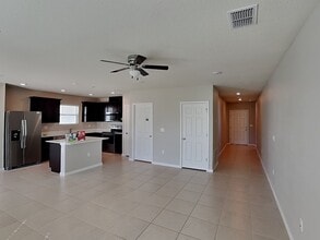 1660 Aspen Ave in Davenport, FL - Building Photo - Building Photo