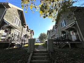 302 S 12th St, Unit 7 in New Castle, IN - Building Photo