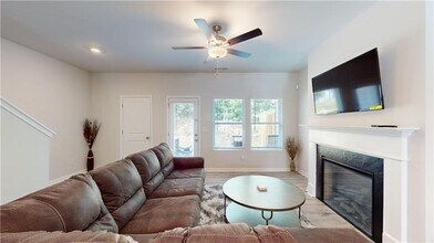 6117 Mallory Ridge in Union City, GA - Building Photo - Building Photo
