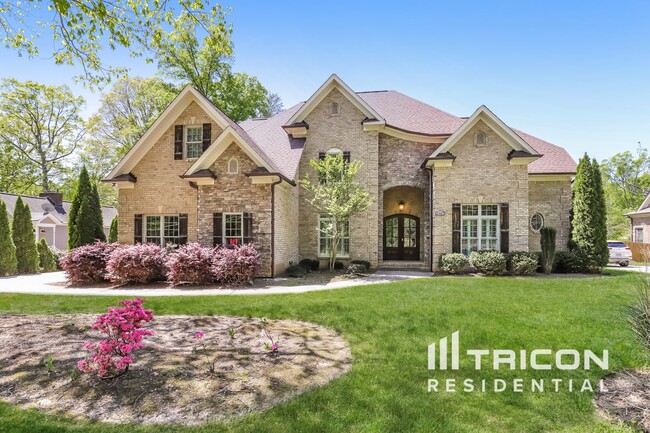 property at 2907 Wynnewood Dr