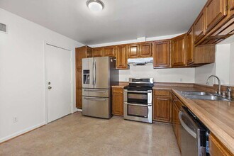 4858 Tunlaw Ct in Virginia Beach, VA - Building Photo - Building Photo
