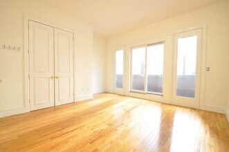 143 E 57th St in New York, NY - Building Photo - Building Photo