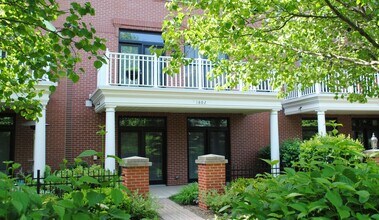 1802 Admiral Ct in Glenview, IL - Building Photo - Building Photo