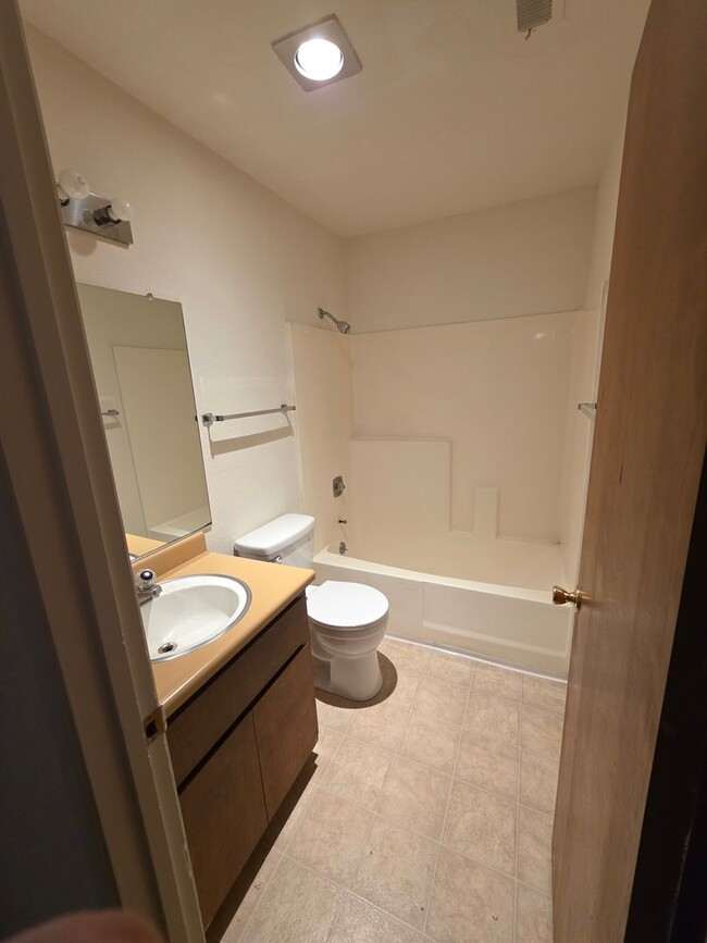 13055 Lincoln Way in Auburn, CA - Building Photo - Building Photo