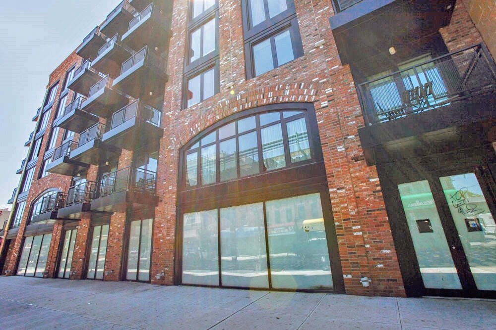 1000 Broadway in Brooklyn, NY - Building Photo
