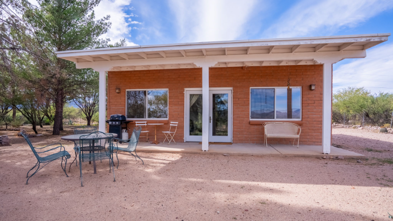 13 Nielsen Ln in Tubac, AZ - Building Photo