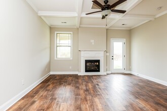 1172 Black Oak Cir in Clarksville, TN - Building Photo - Building Photo