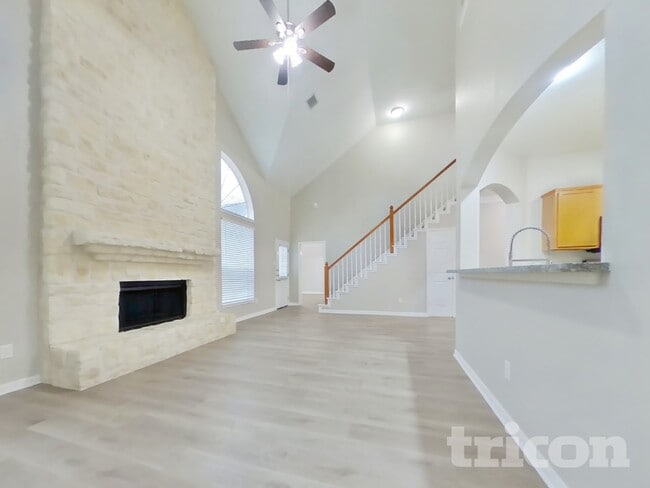 3014 Rolling Fog Dr in Friendswood, TX - Building Photo - Building Photo