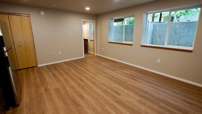 110 SE Handley St in McMinnville, OR - Foto de edificio - Building Photo