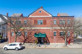 Highland Commons in Somerville, MA - Building Photo - Building Photo