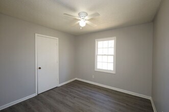 612 Scott Dr in Valdosta, GA - Building Photo - Building Photo