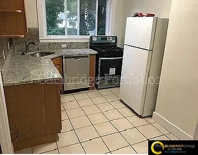 64 Marlboro St, Unit 1 in Belmont, MA - Building Photo - Building Photo