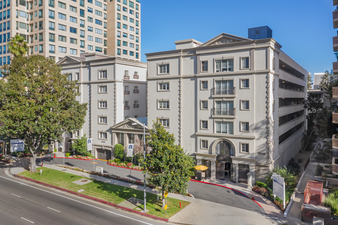 Wilshire Westwood Luxury Apartments in Los Angeles, CA - Foto de edificio