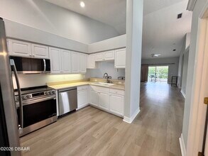 1419 Coconut Palm Cir in Port Orange, FL - Building Photo - Building Photo