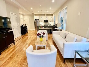 111 Hutchings St in Boston, MA - Building Photo - Building Photo