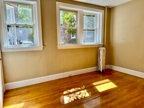 72 Egmont St, Unit 1F in Brookline, MA - Building Photo - Building Photo