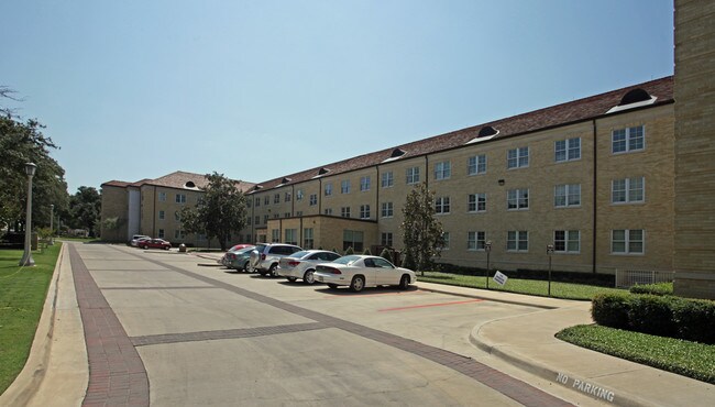 TCU Sherley Hall in Fort Worth, TX - Foto de edificio - Building Photo