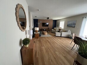201 Pompano Dr SE in St. Petersburg, FL - Building Photo - Building Photo