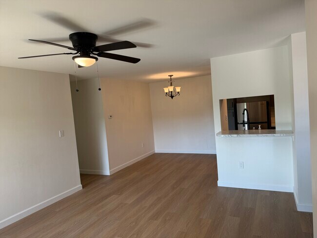 35 Gena Ct in Trenton, NJ - Building Photo - Building Photo