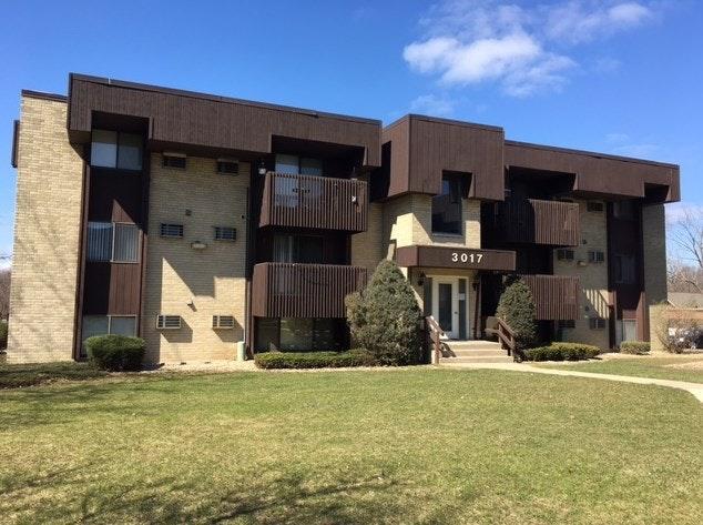 3017 Heritage Dr, Unit 14 in Joliet, IL - Foto de edificio - Building Photo