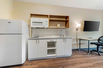 Furnished Studio-Yuma in Yuma, AZ - Building Photo - Building Photo